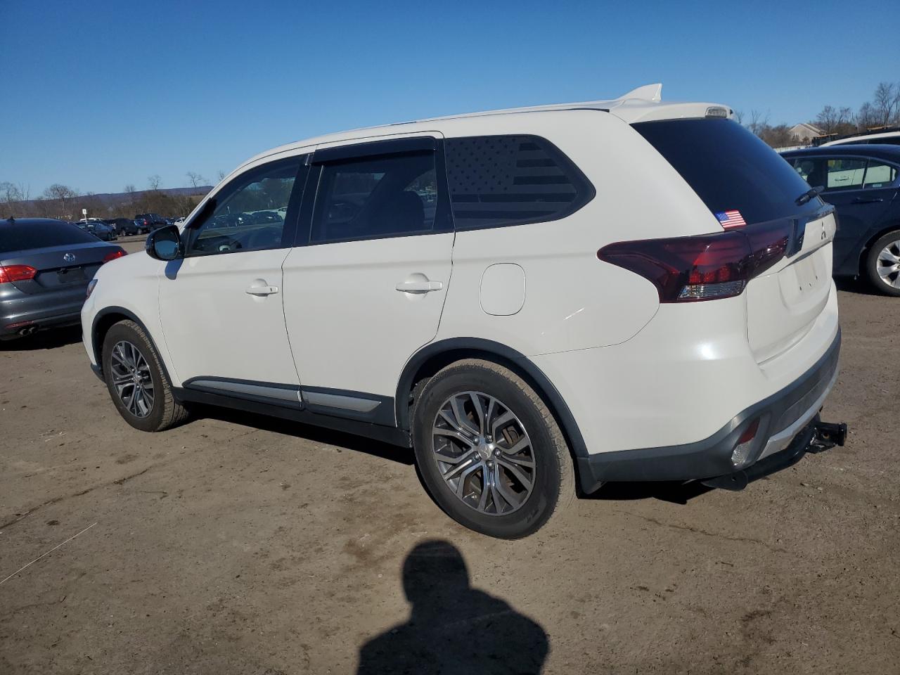 2018 Mitsubishi Outlander - Image 2
