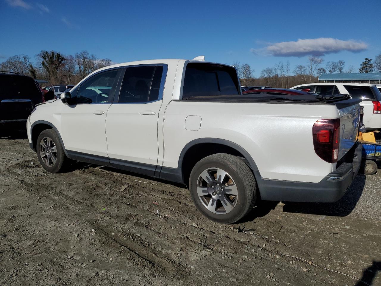 2019 Honda Ridgeline - Image 2