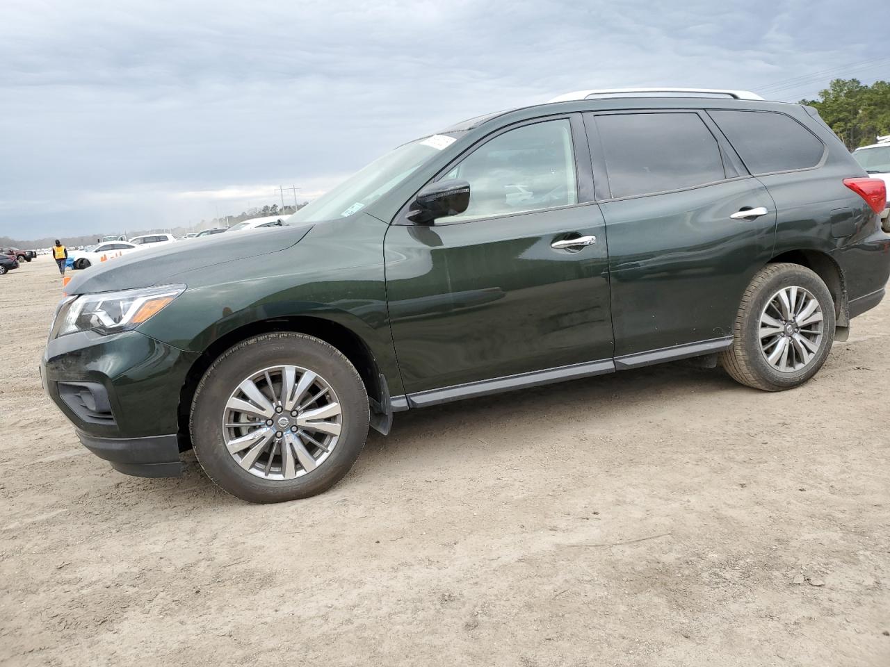 2018 Nissan Pathfinder - Image 1