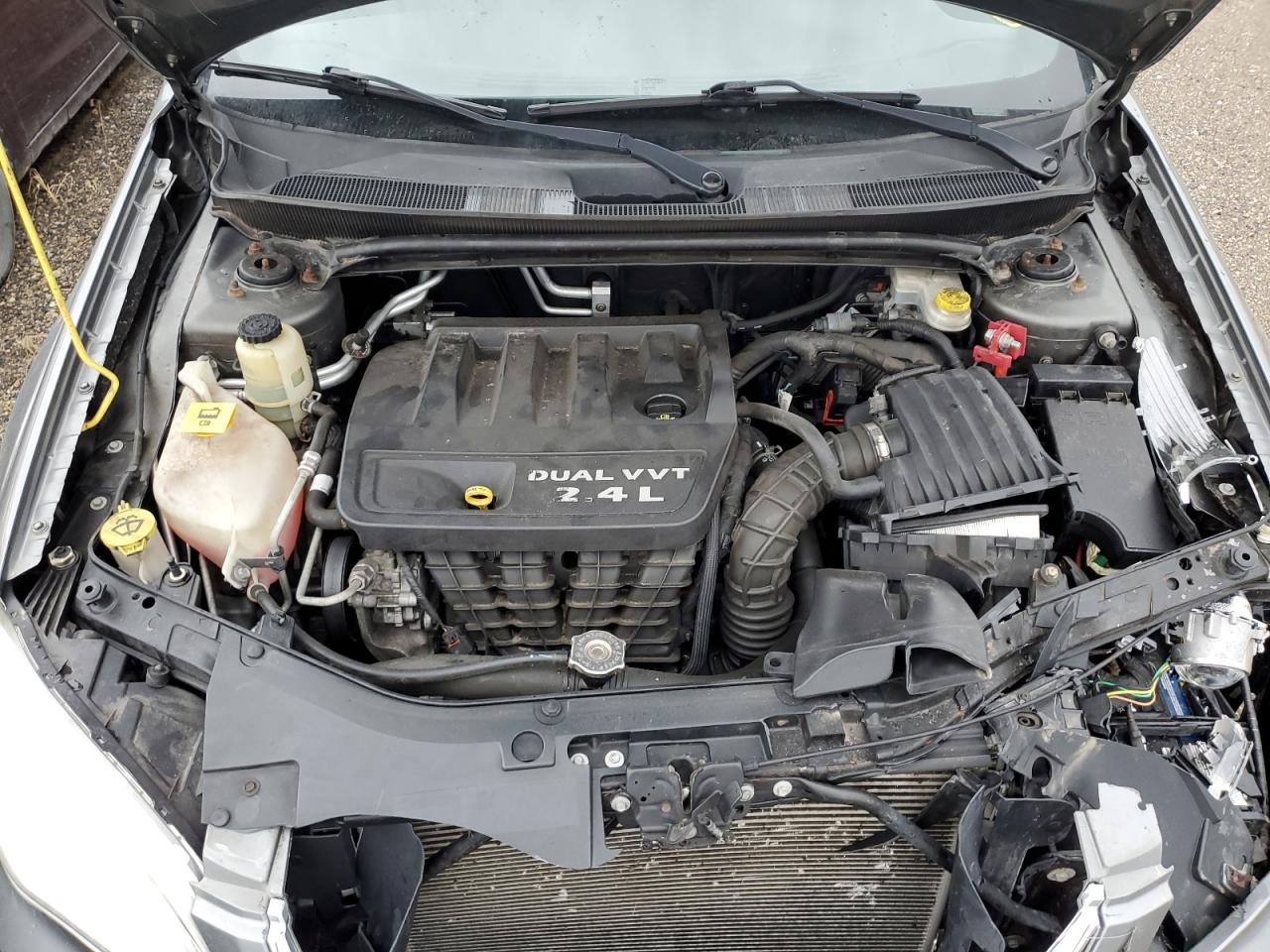 2012 Chrysler 200 - Image 11