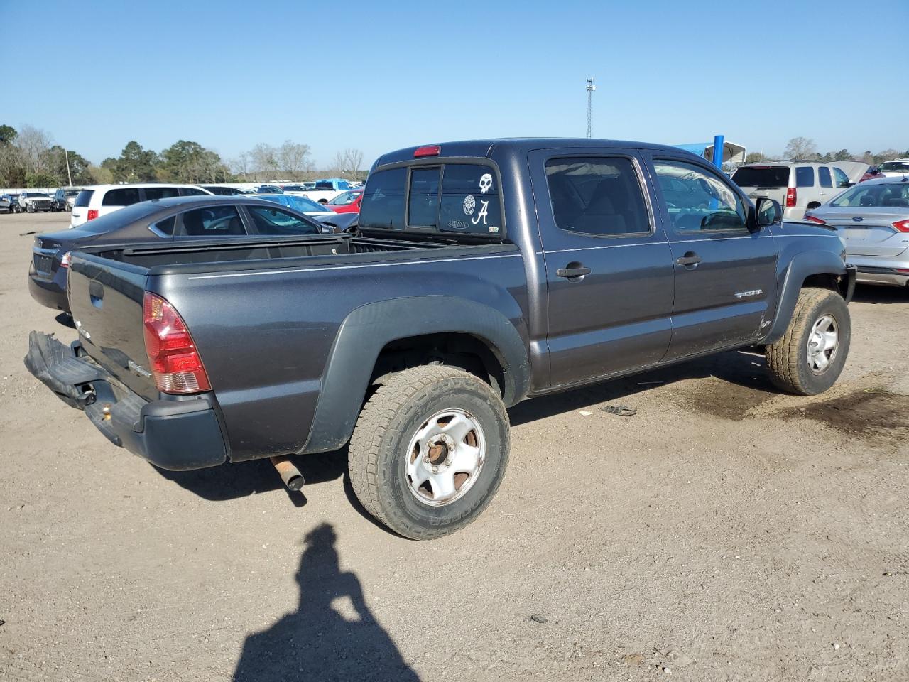 2015 Toyota Tacoma - Image 3