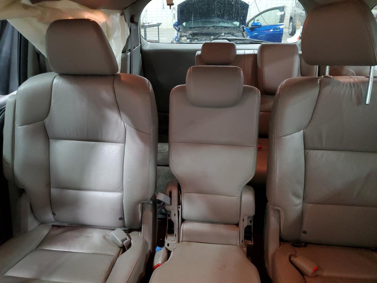 2012 Honda Odyssey - Image 10