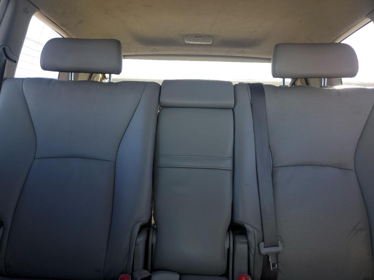 2006 Toyota Highlander - Image 10