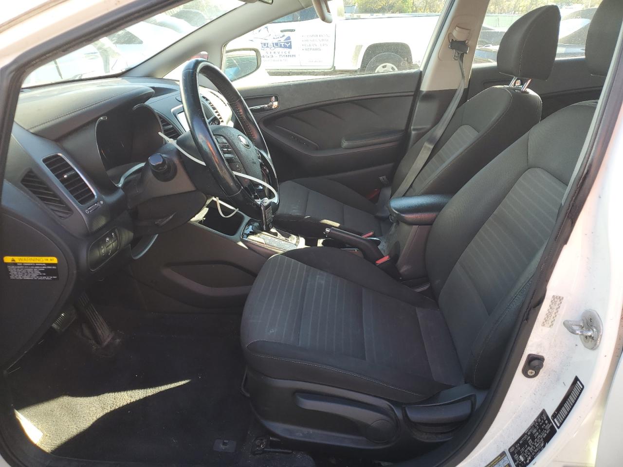2017 Kia Forte - Image 7