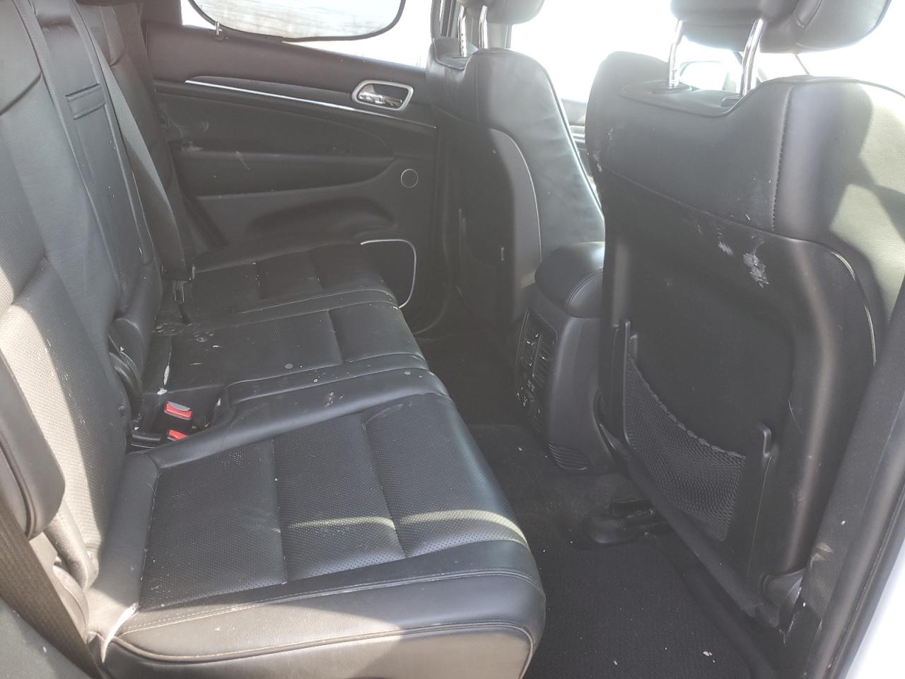 2018 Jeep Grand Cherokee - Image 11