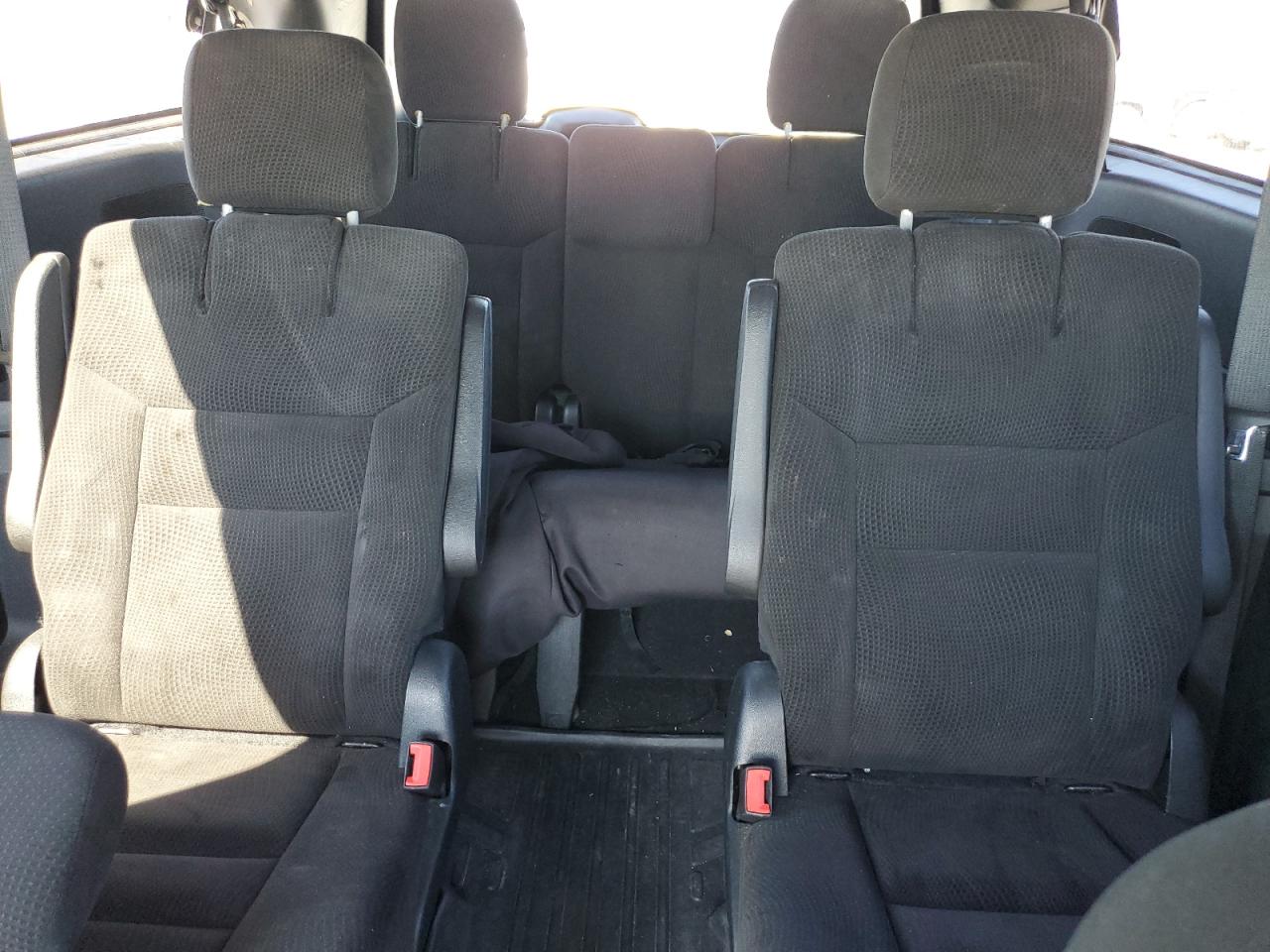 2017 Dodge Caravan - Image 10