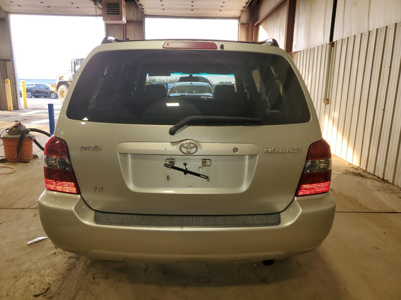 2005 Toyota Highlander - Image 6