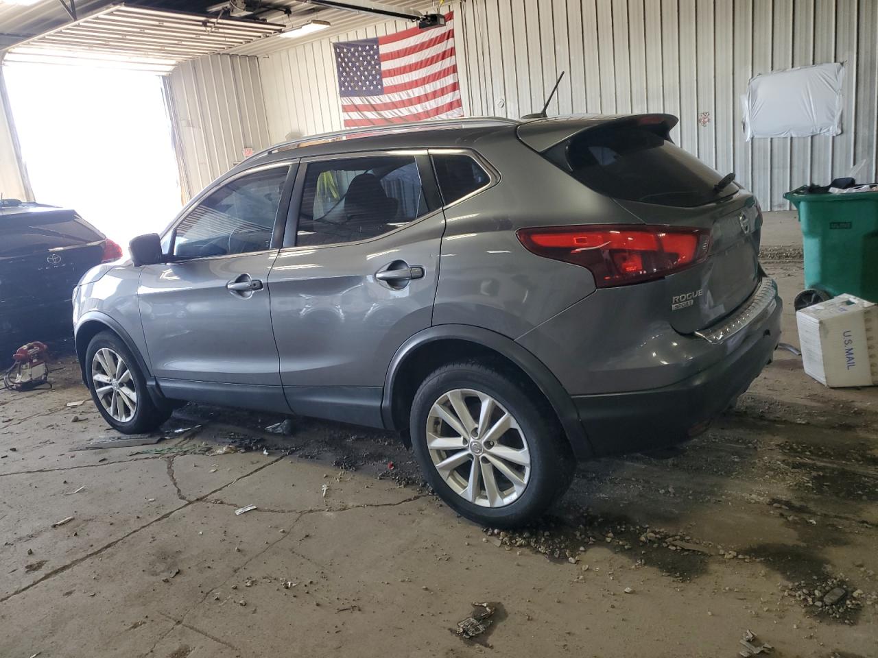 JN1BJ1CR6HW135582 NISSAN ROGUE 2017