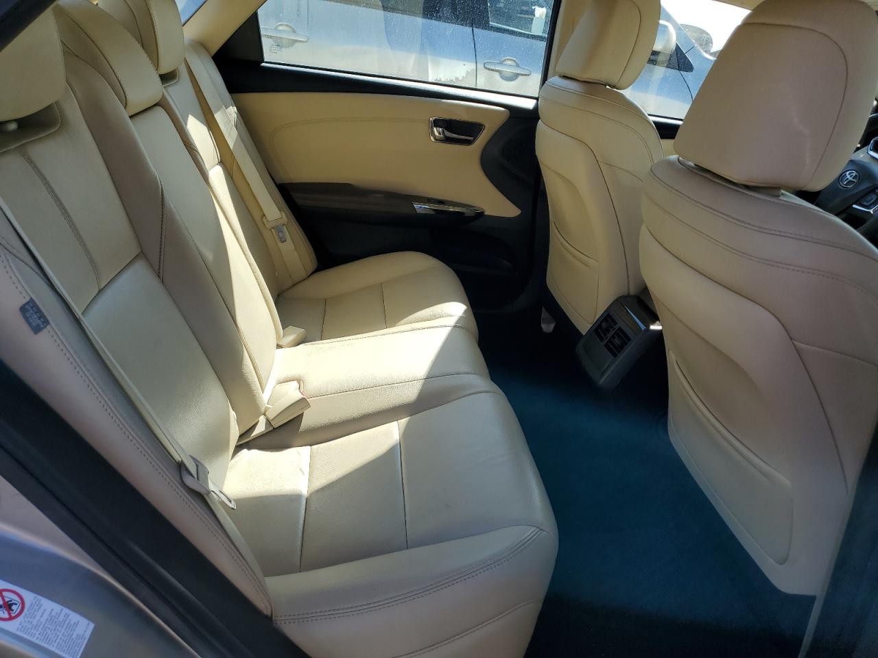 2014 Toyota Avalon - Image 10