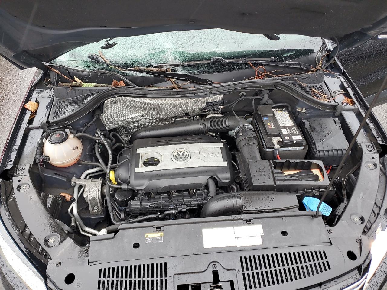 2017 Volkswagen Tiguan - Image 12