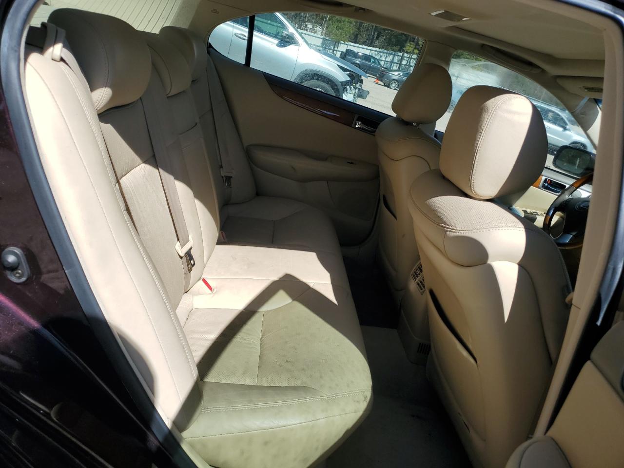 2005 Lexus ES - Image 10