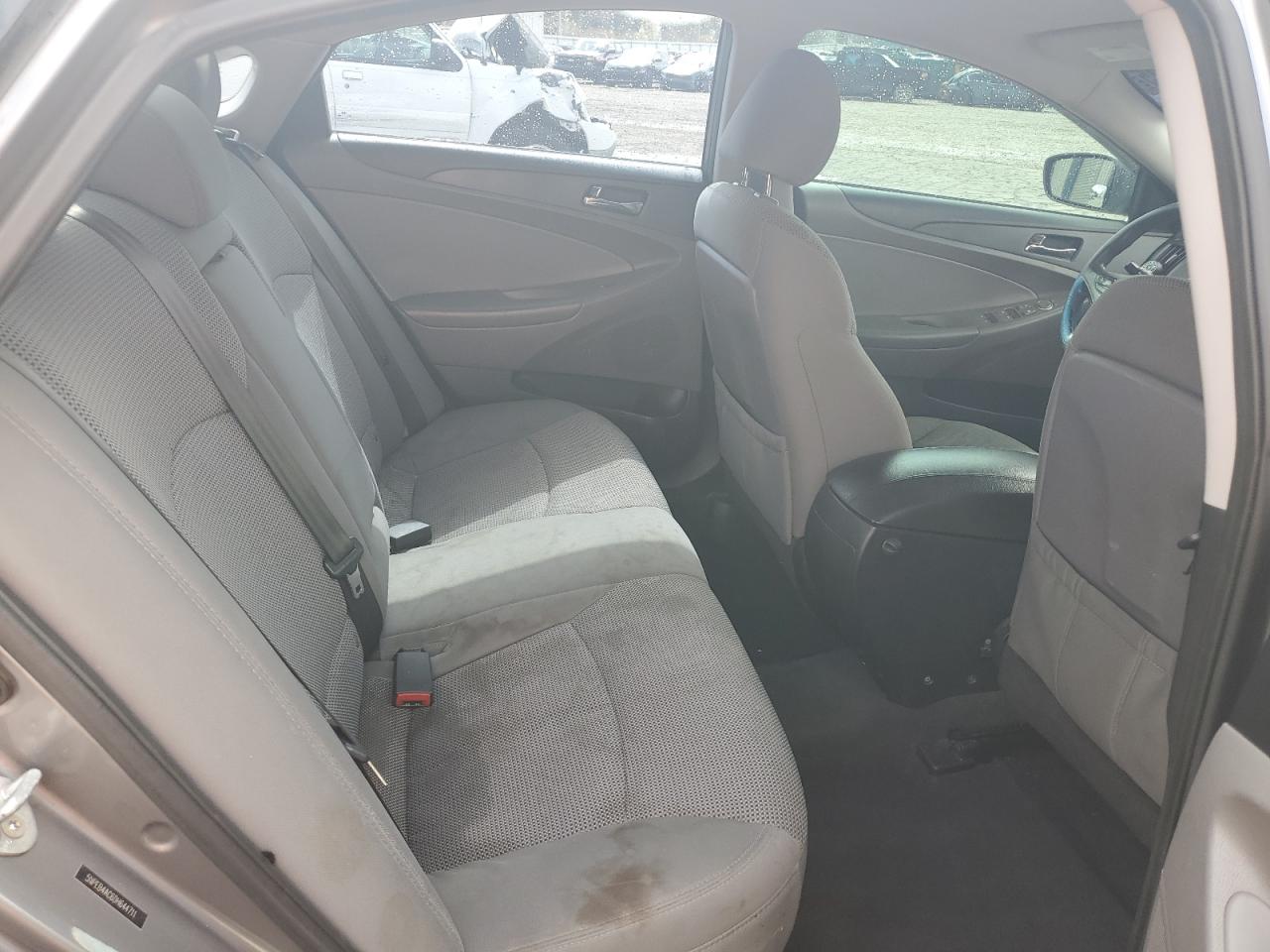2013 Hyundai Sonata - Image 10