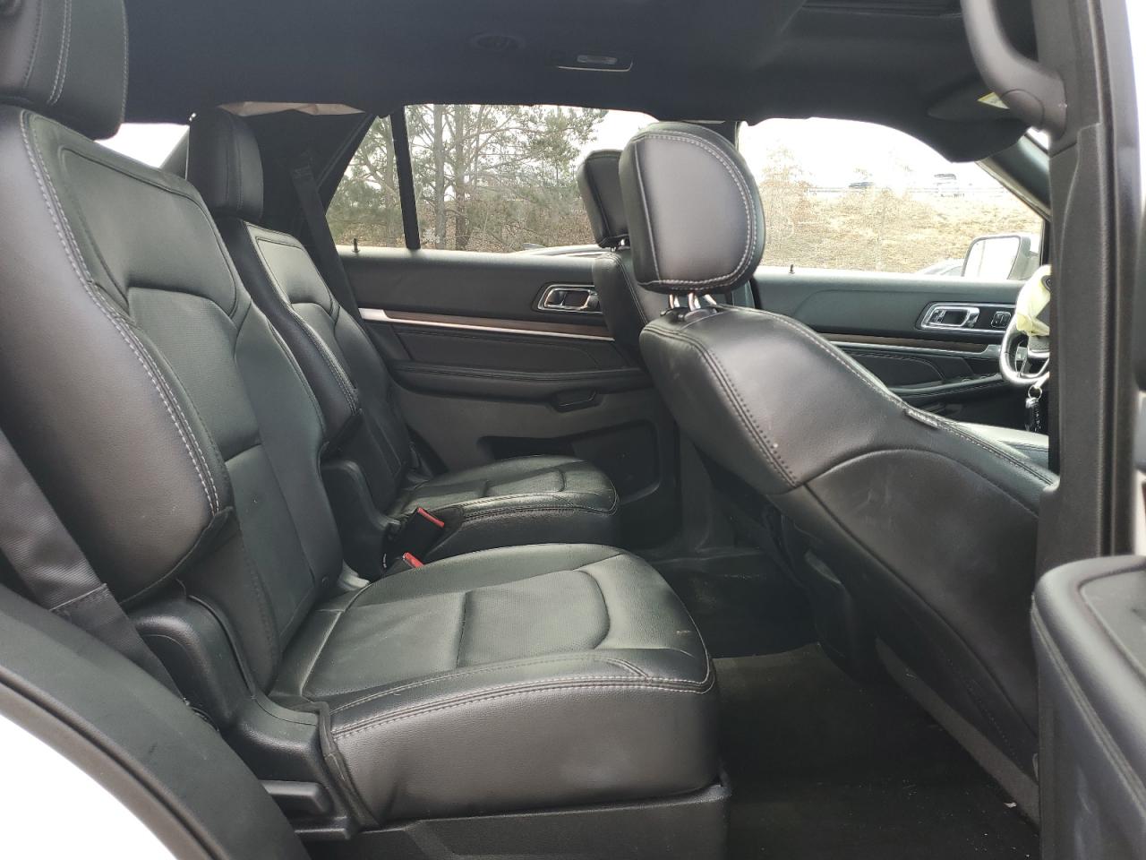 2017 Ford Explorer - Image 11