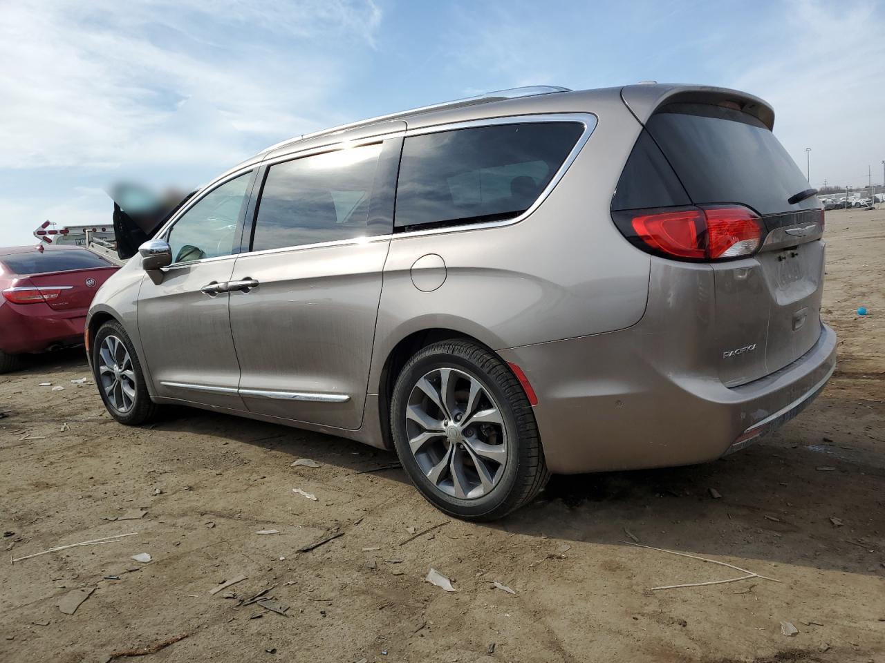 2017 Chrysler Pacifica - Image 2
