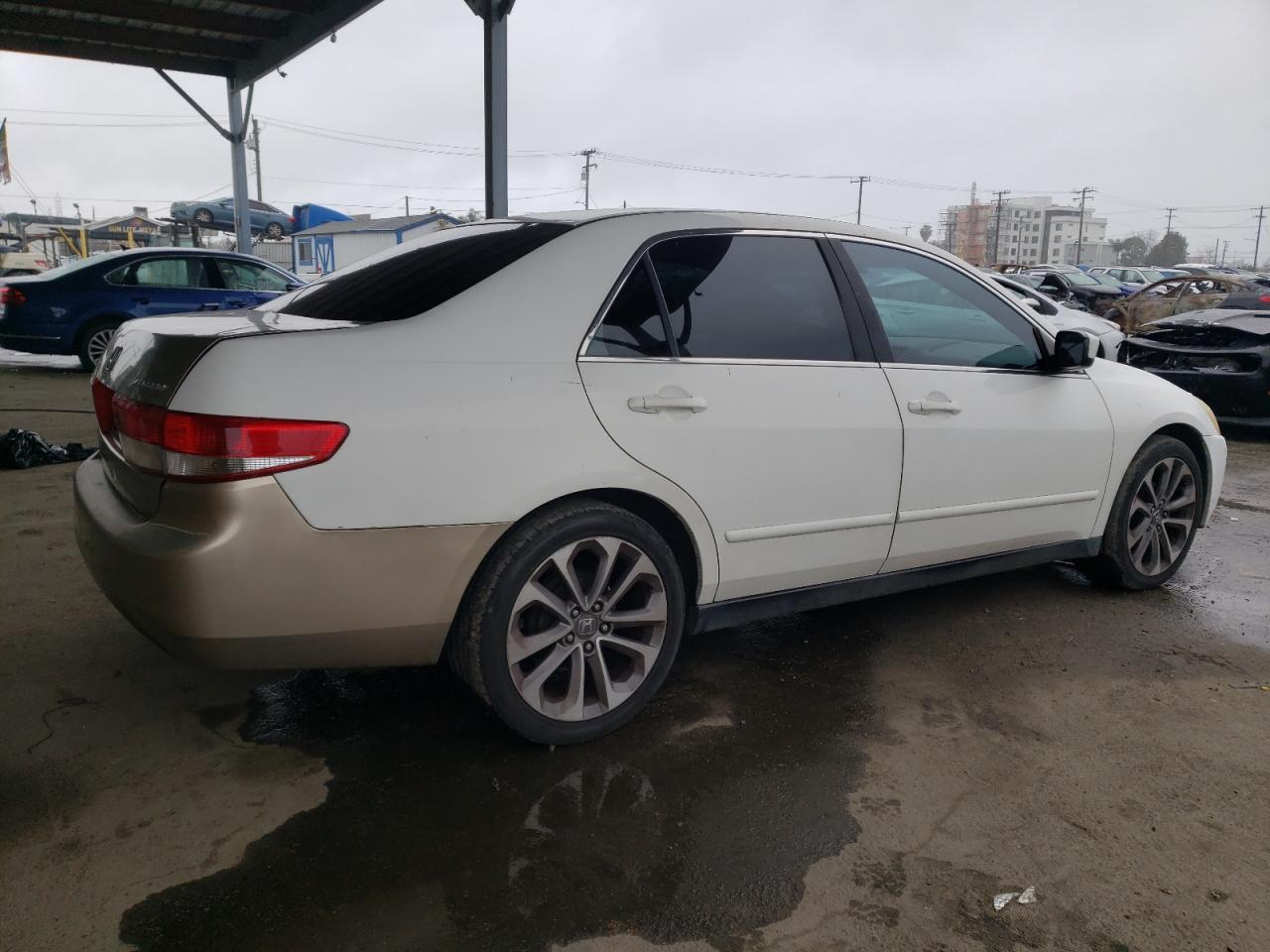 2004 Honda Accord - Image 3