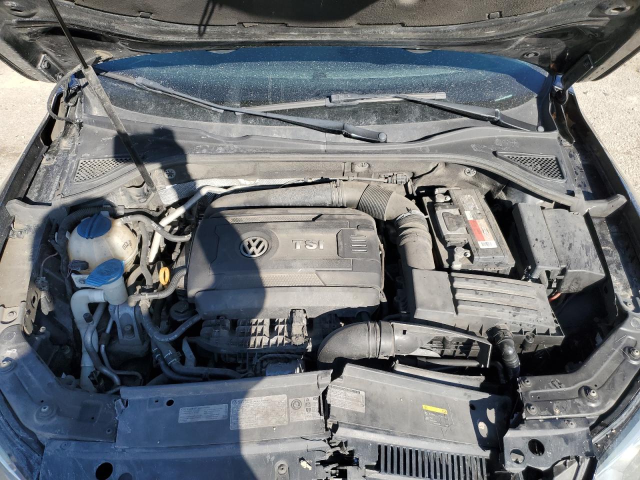 2015 Volkswagen Passat - Image 11