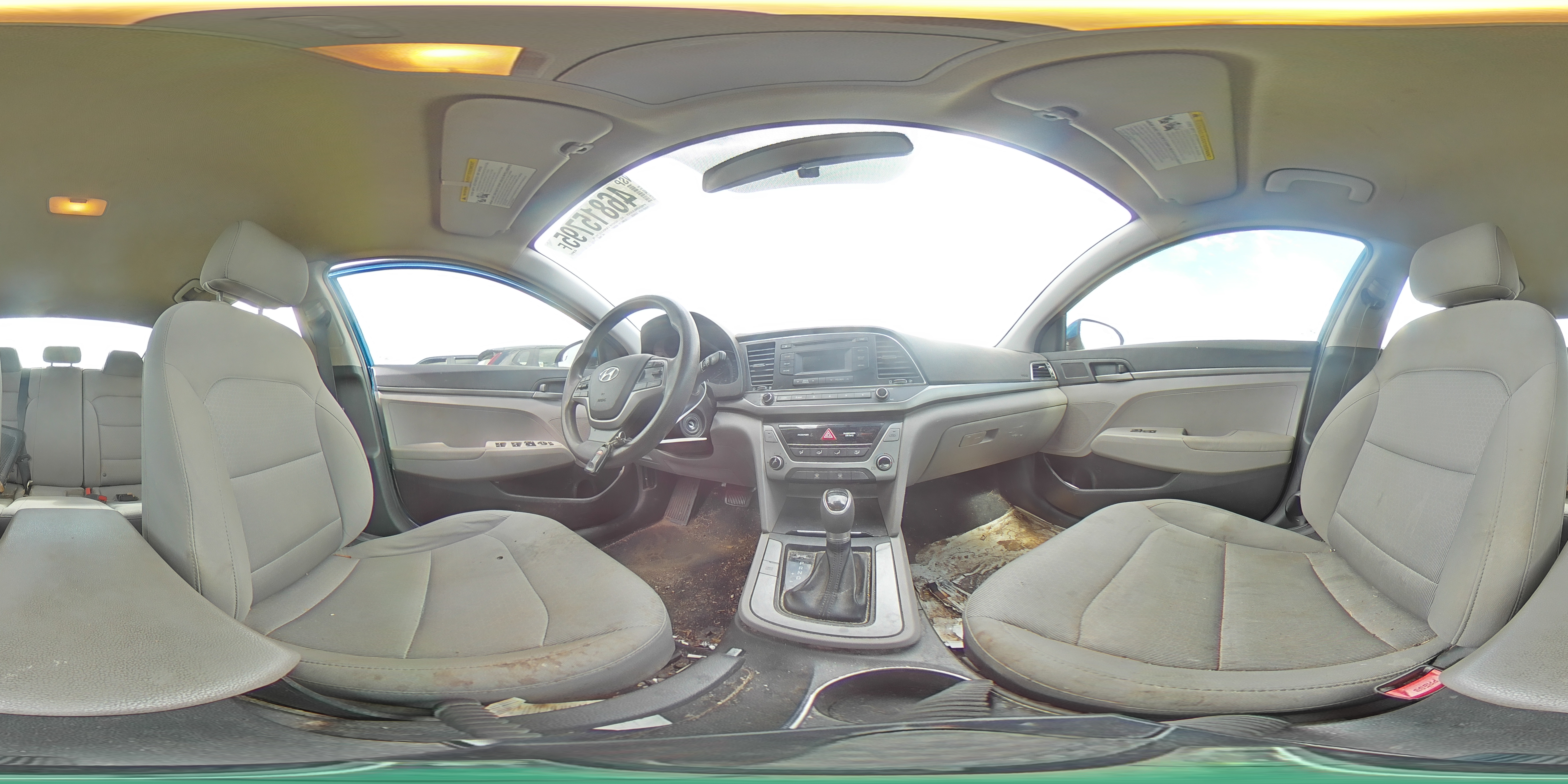 2018 Hyundai Elantra - Image 13