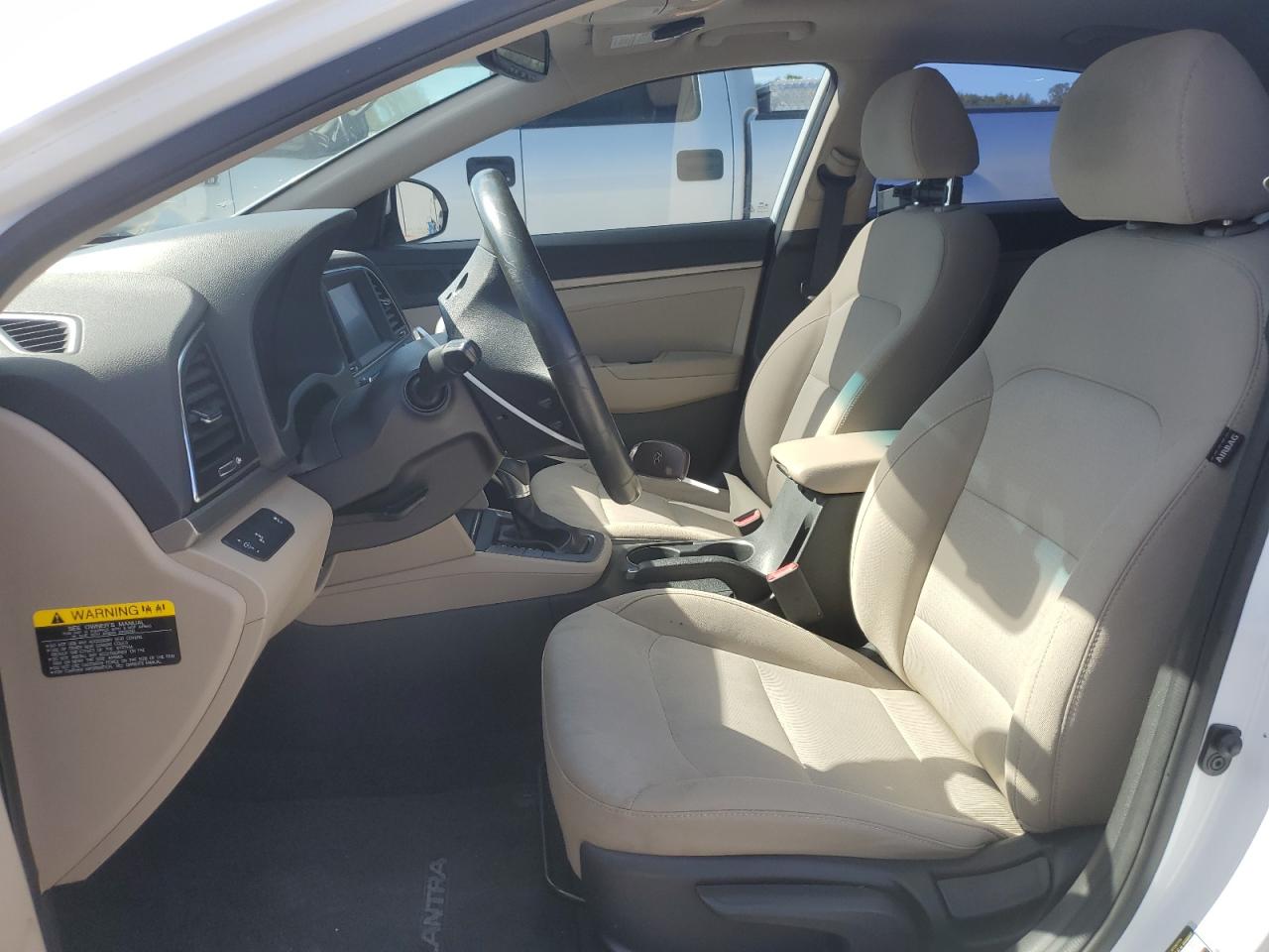 2018 Hyundai Elantra - Image 7