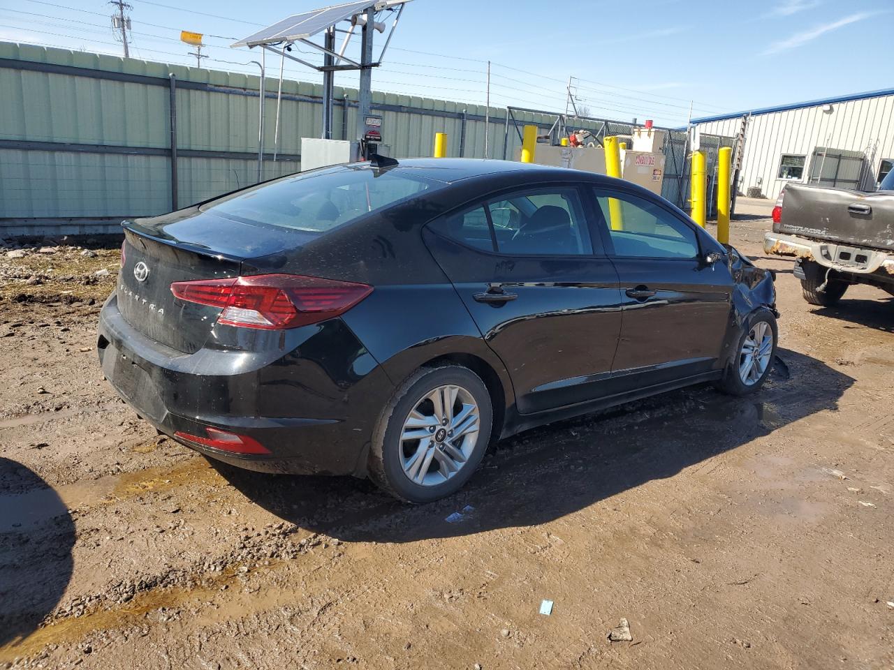 2020 Hyundai Elantra - Image 3