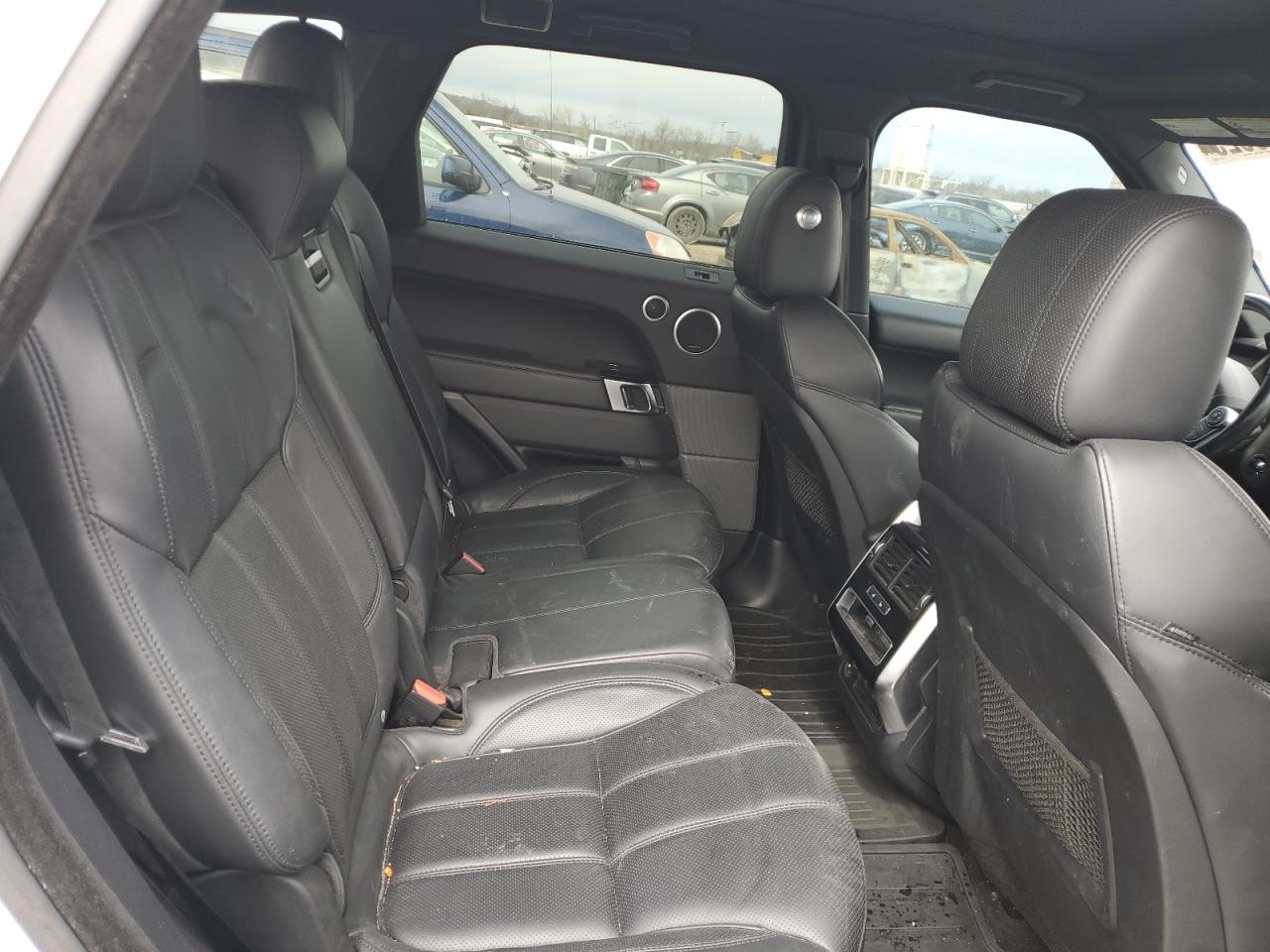 2016 Land Rover Range Rover - Image 11
