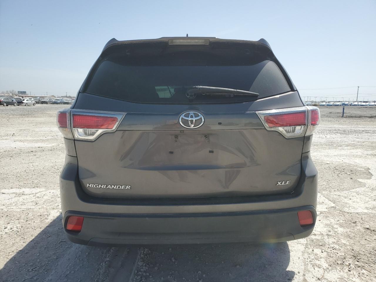 2016 Toyota Highlander - Image 6