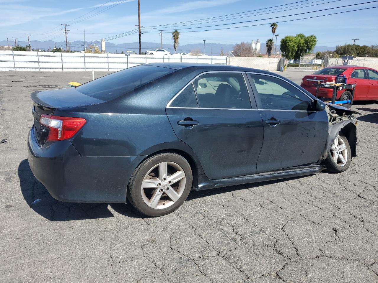 2014 Toyota Camry - Image 3