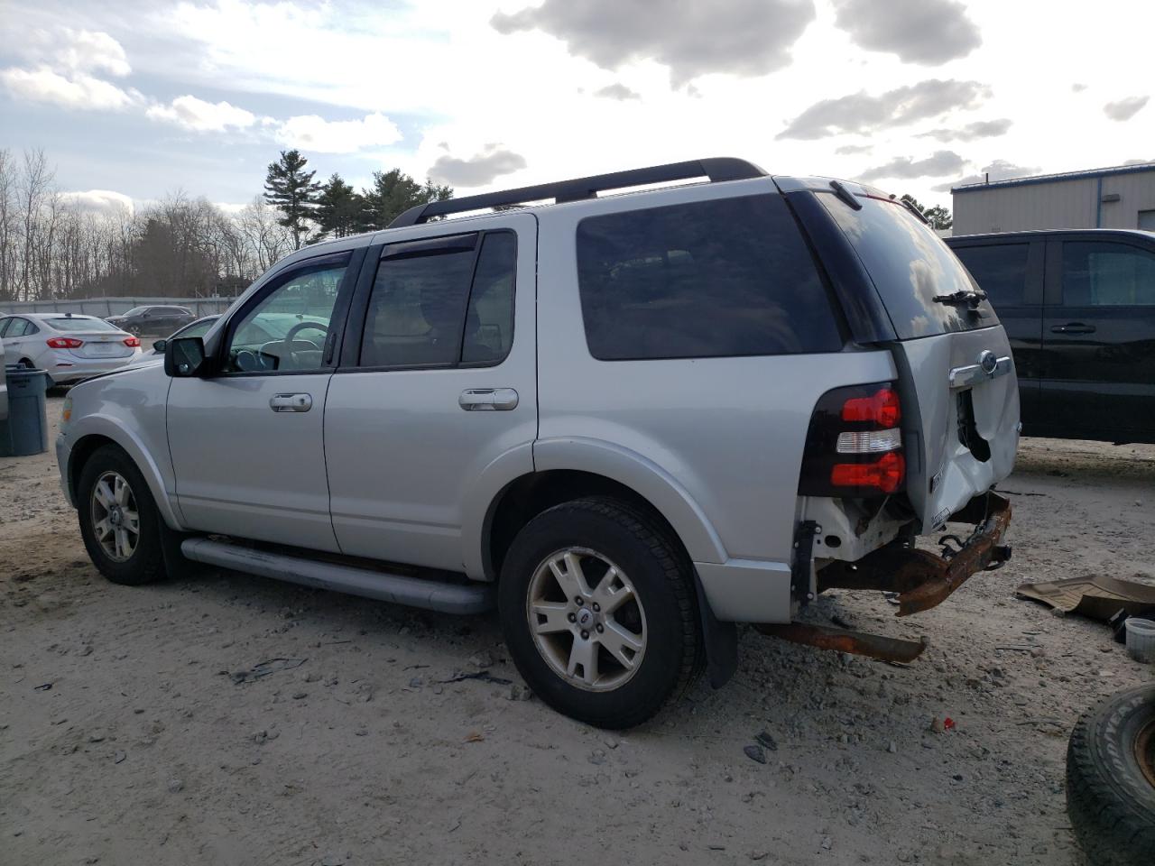 2010 Ford Explorer - Image 2