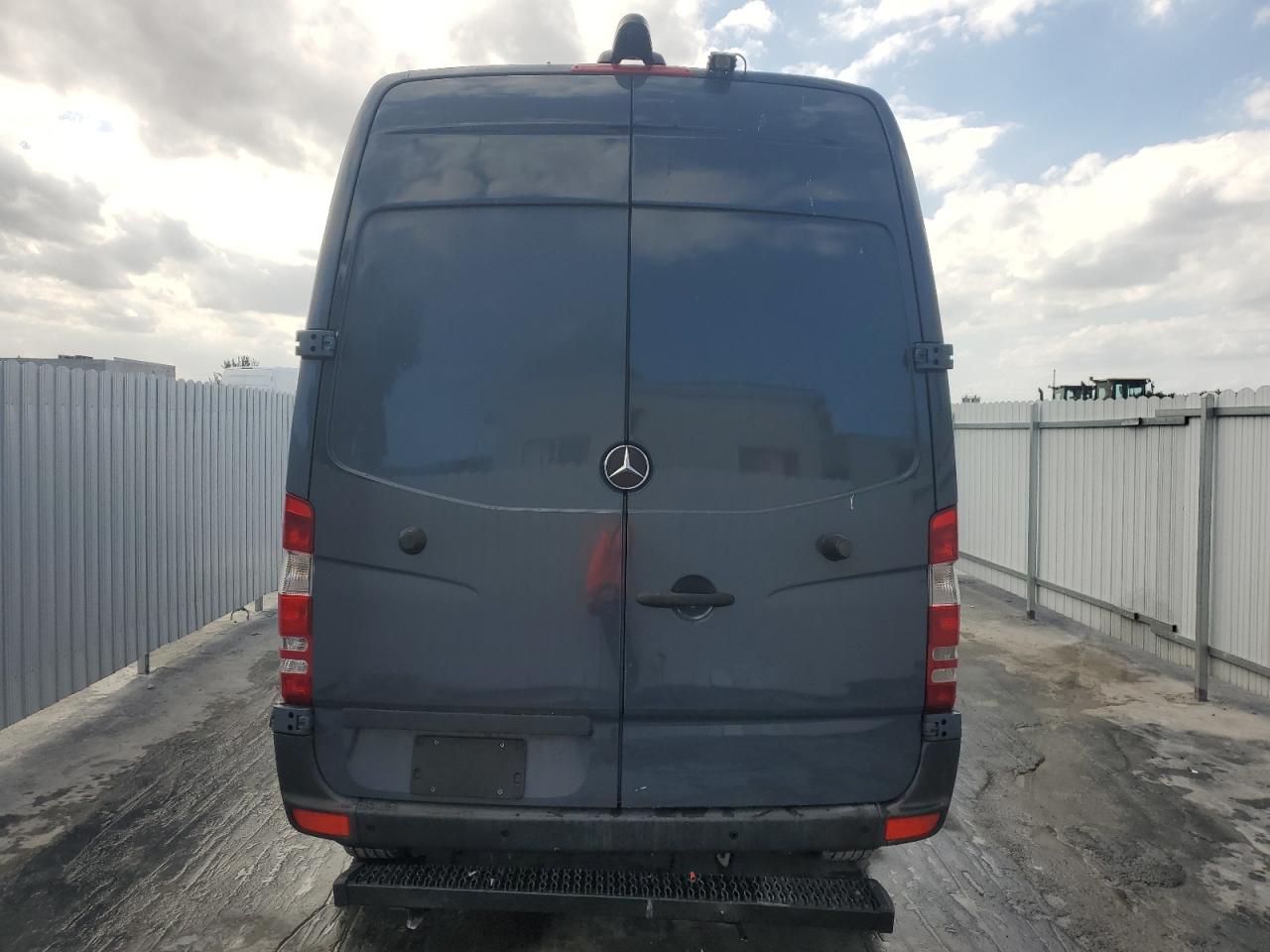 2018 Mercedes-Benz Sprinter 2500 VIN: WD3PE7CD8JP628494 Lot: 46699085