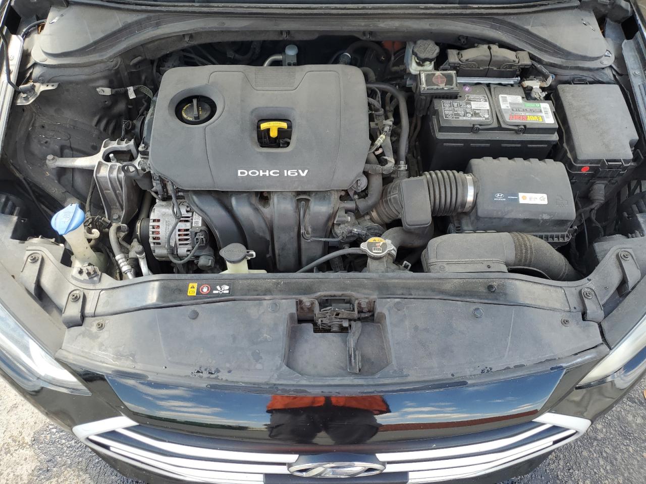 2018 Hyundai Elantra - Image 11