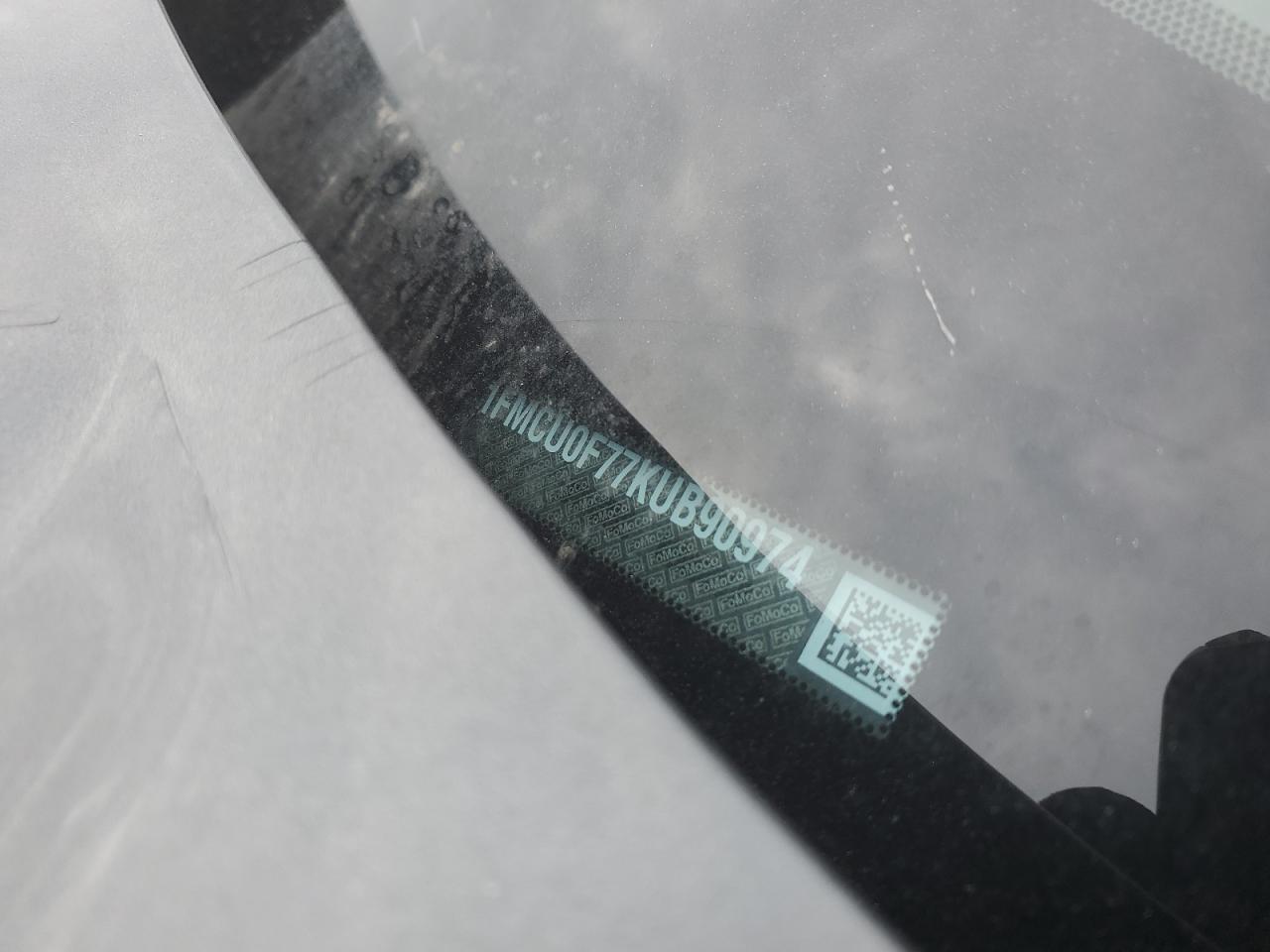 1FMCU0F77KUB90974 FORD ESCAPE 2019