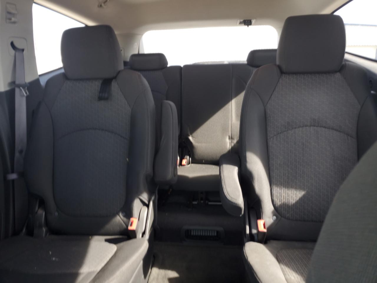 2011 Chevrolet Traverse - Image 10