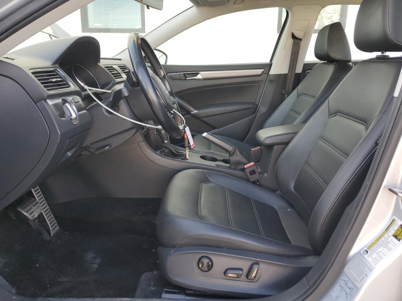 2018 Volkswagen Passat - Image 7