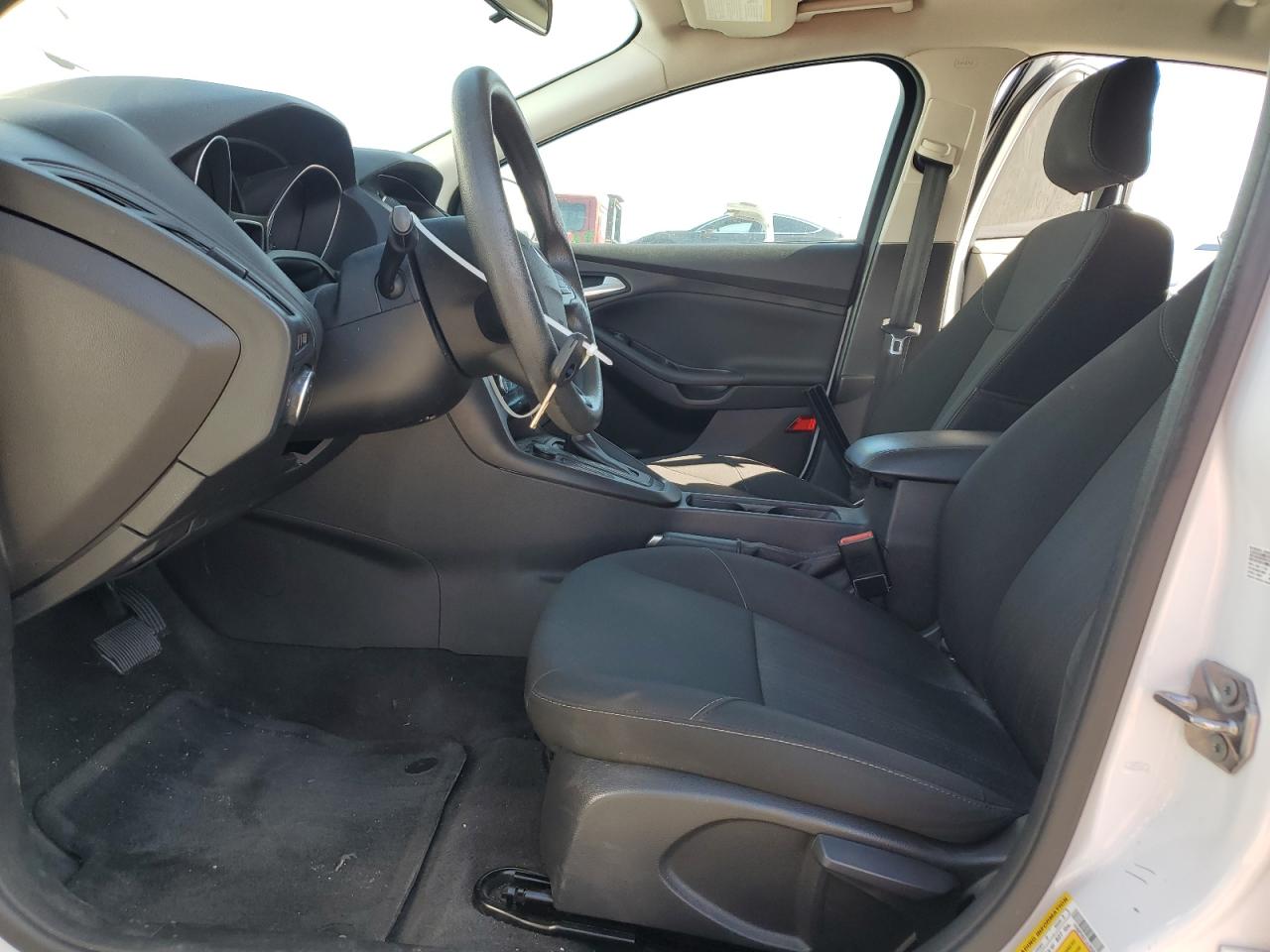 1FADP3K21JL303811 FORD FOCUS 2018