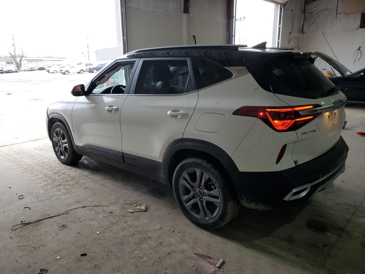2023 Kia Seltos - Image 2