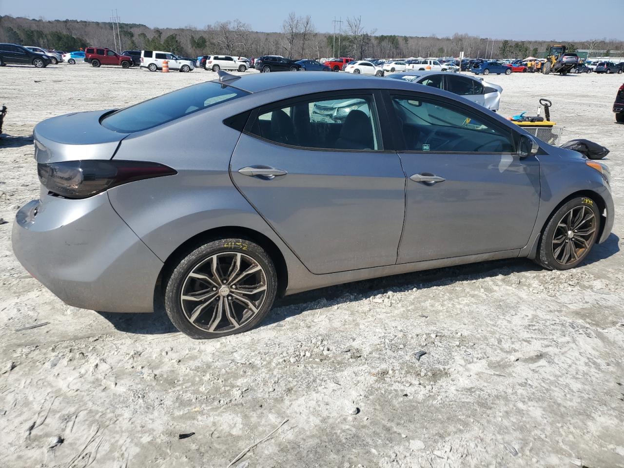 2012 Hyundai Elantra - Image 3