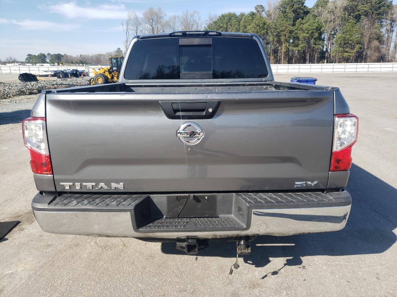 2017 Nissan Titan - Image 6