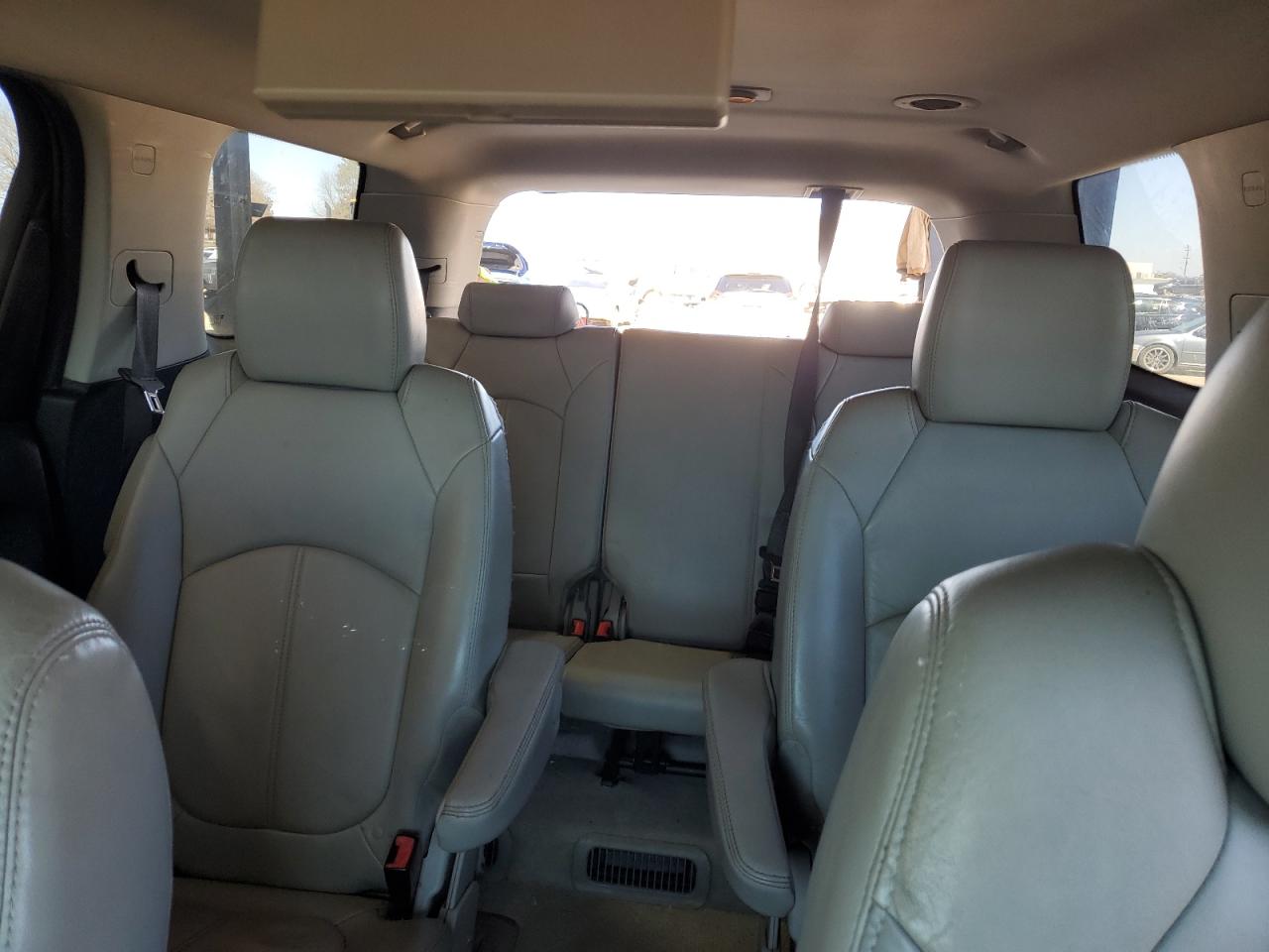 2011 GMC Acadia - Image 10