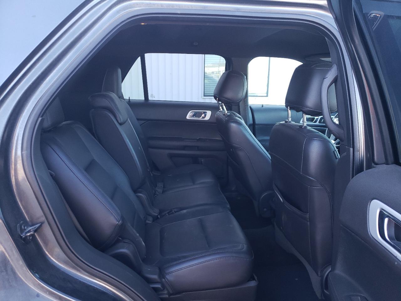 2015 Ford Explorer - Image 11