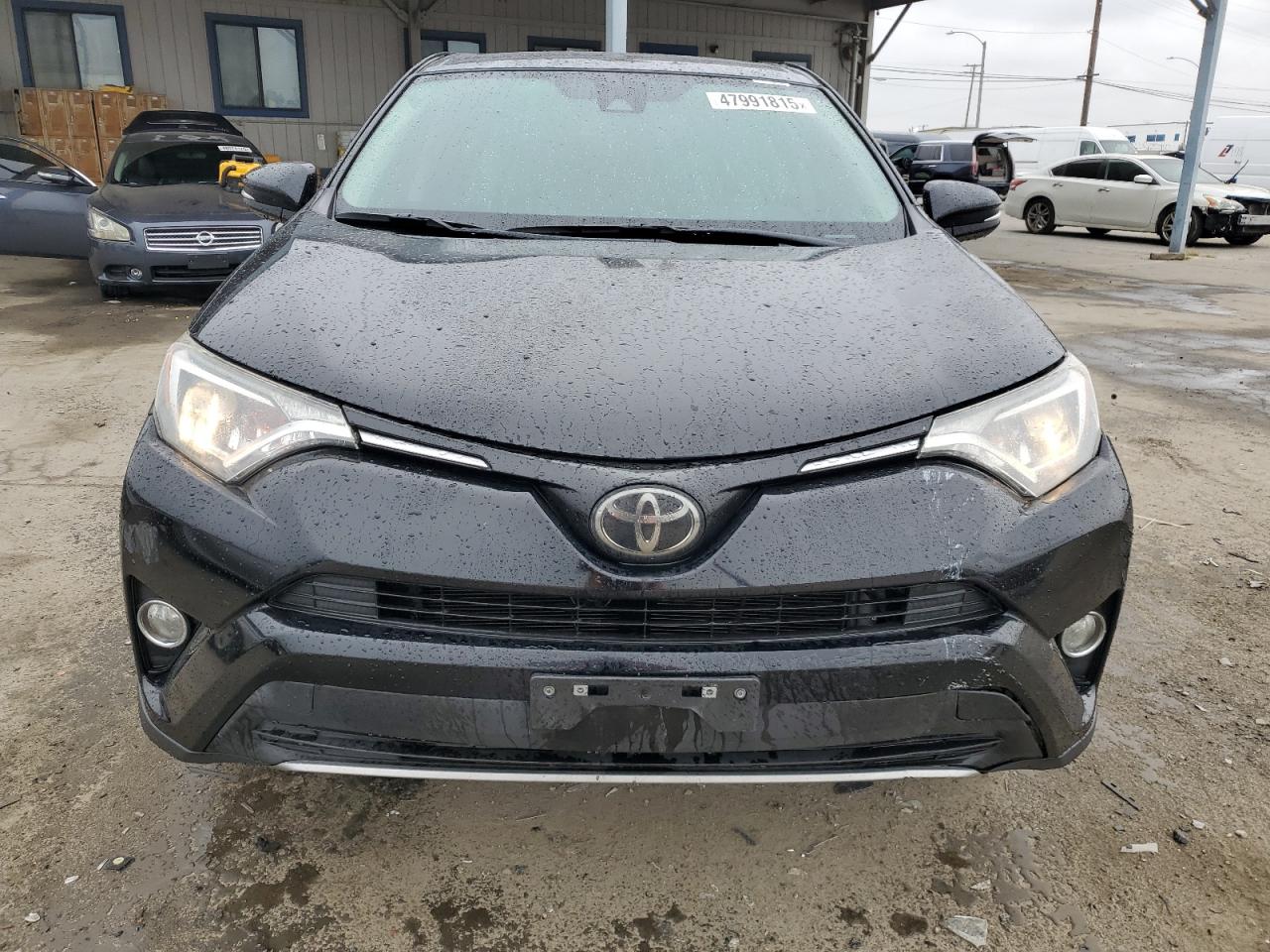 2018 Toyota RAV 4 - Image 5