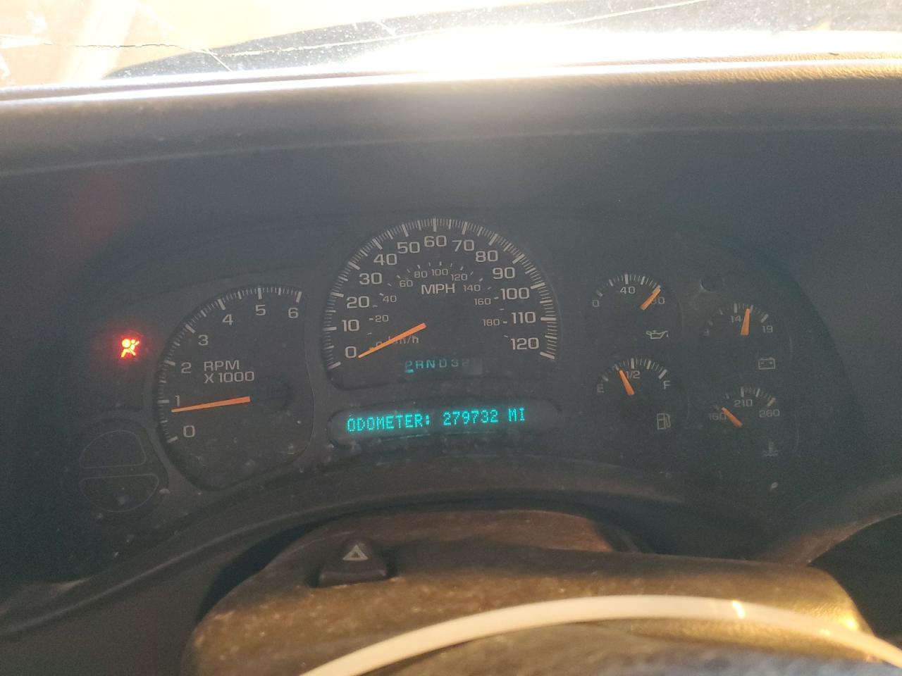 2003 Chevrolet Silverado - Image 9