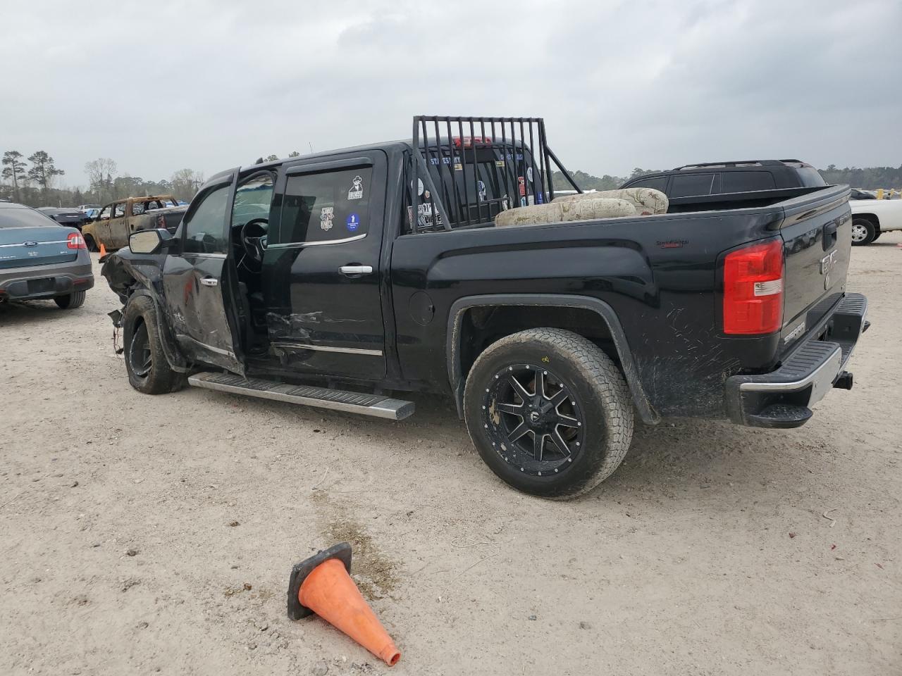 2015 GMC Sierra - Image 2