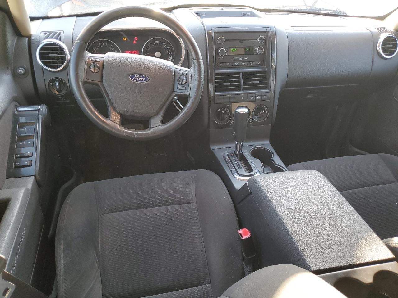 2010 Ford Explorer - Image 8