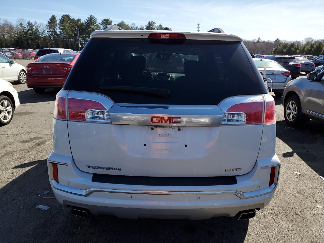 2016 GMC Terrain - Image 6