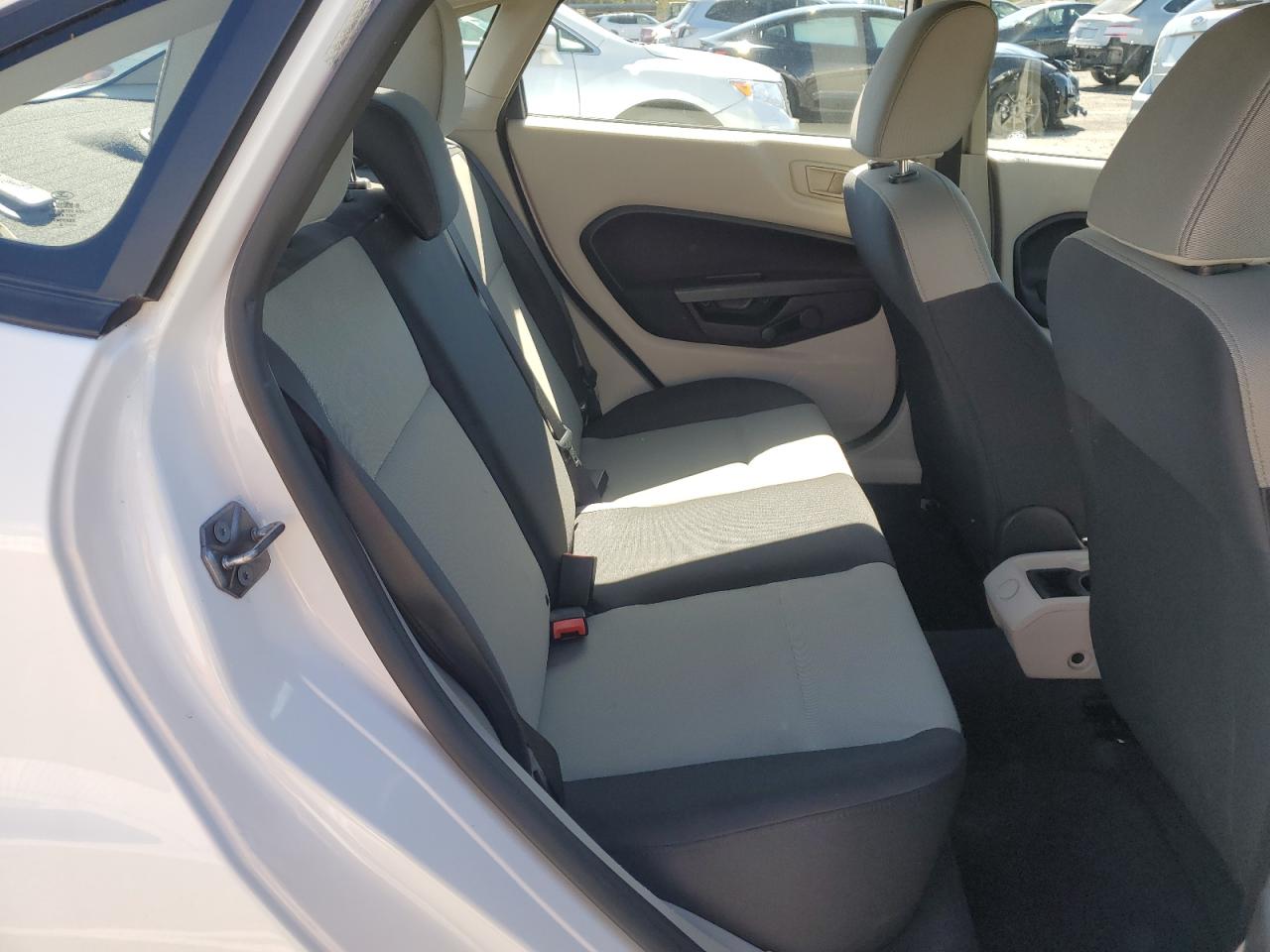 2011 Ford Fiesta - Image 10