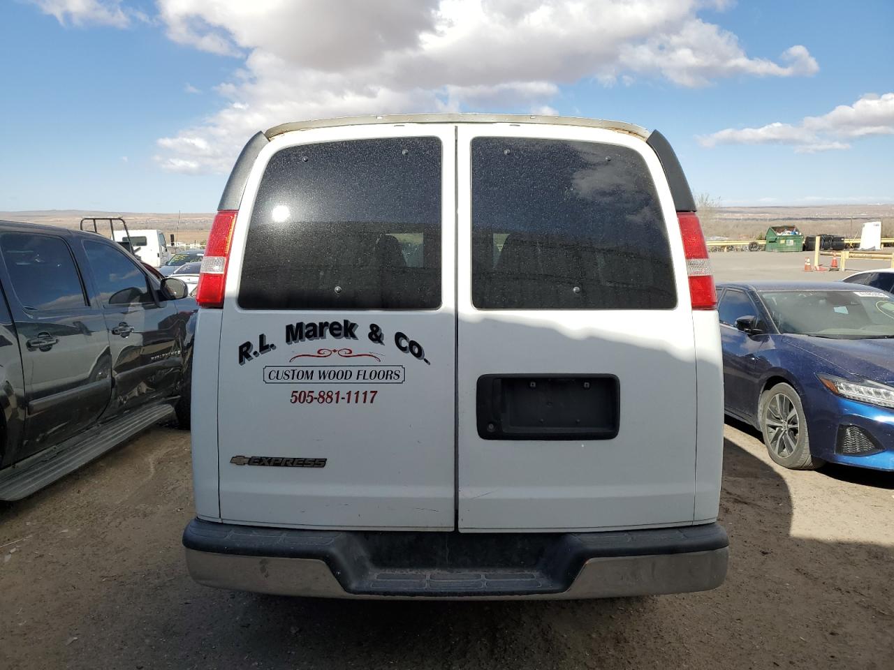 2015 Chevrolet Express - Image 6