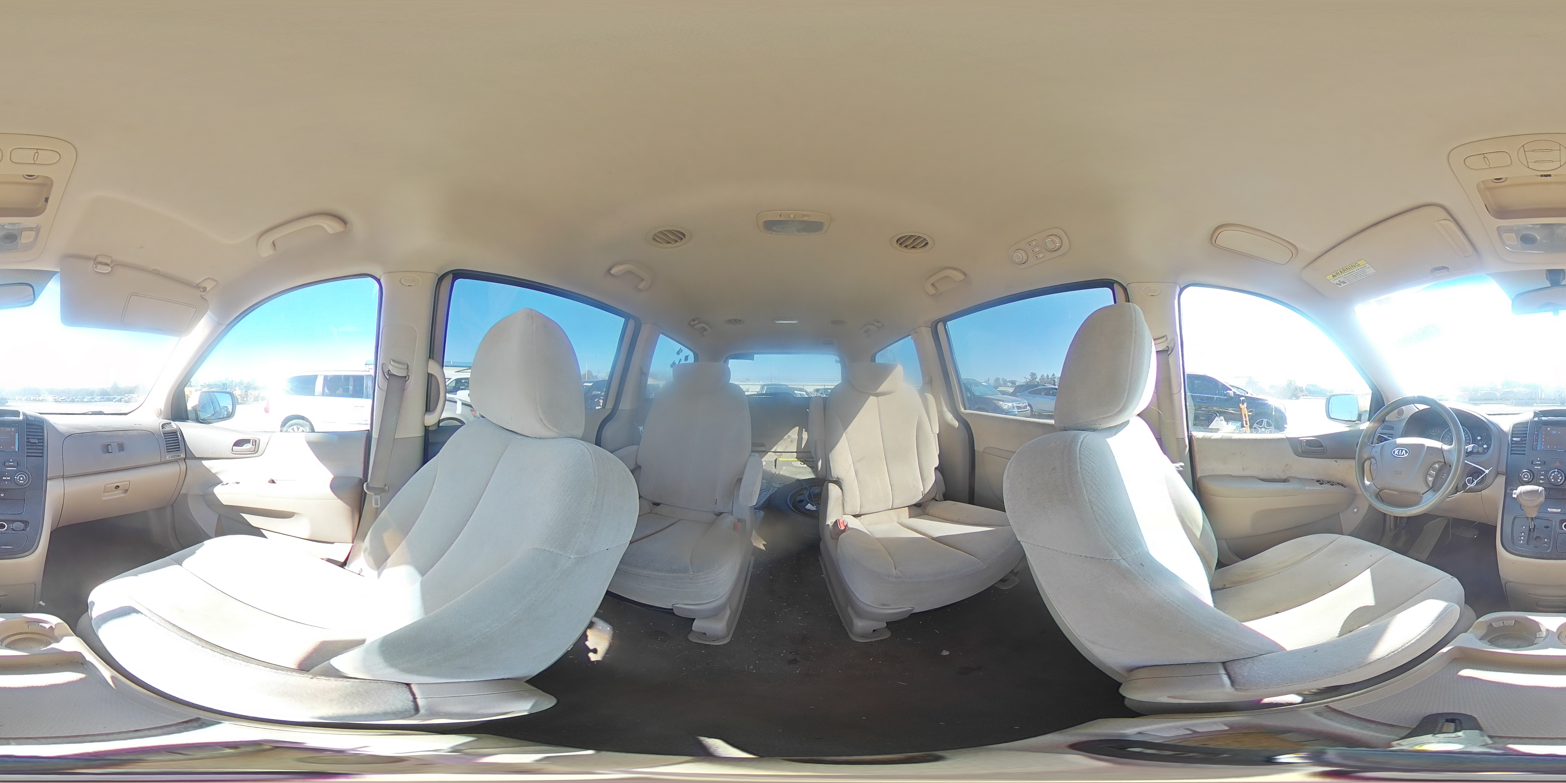2009 Kia Sedona - Image 14