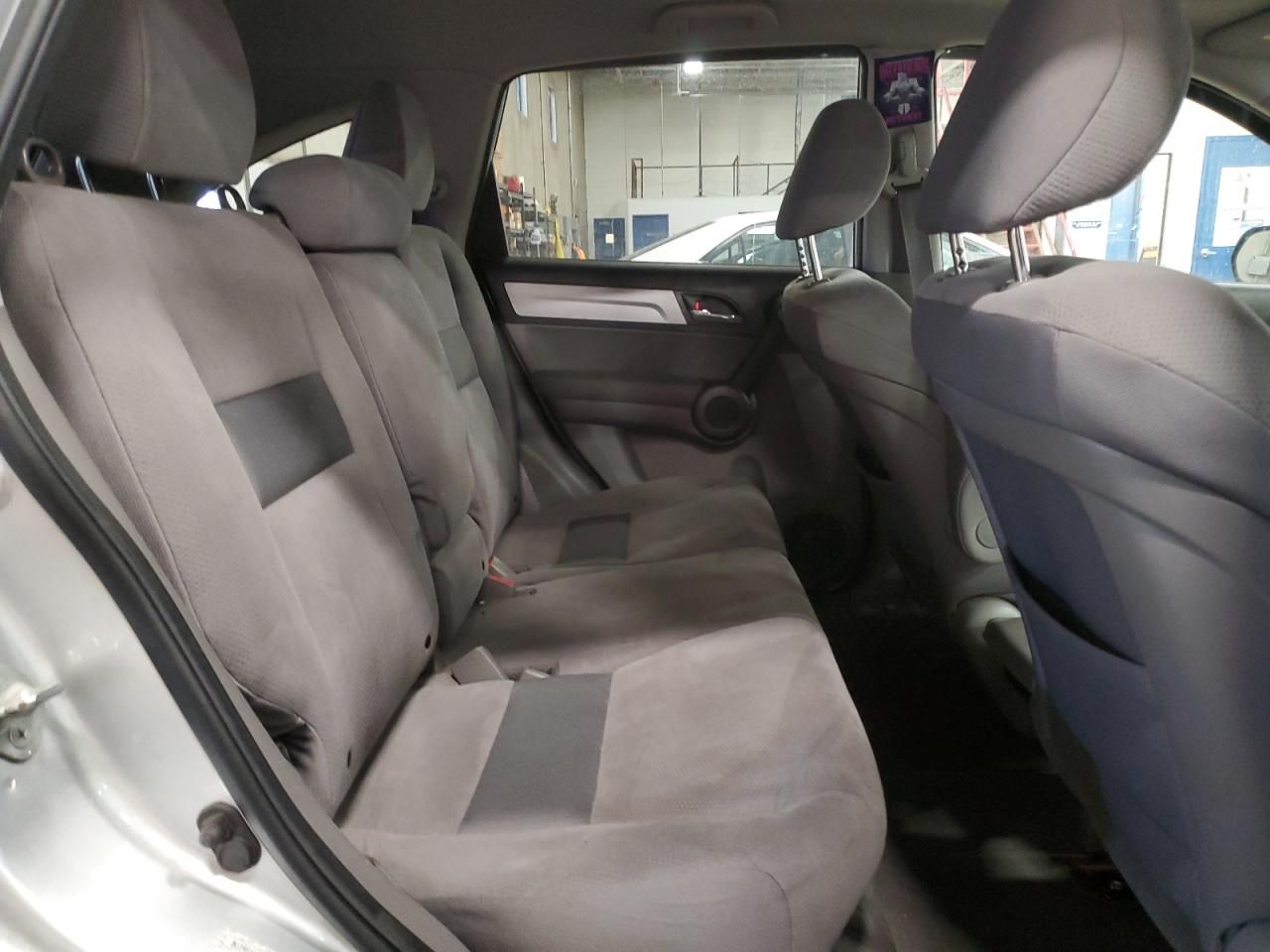 2010 Honda CR-V - Image 11