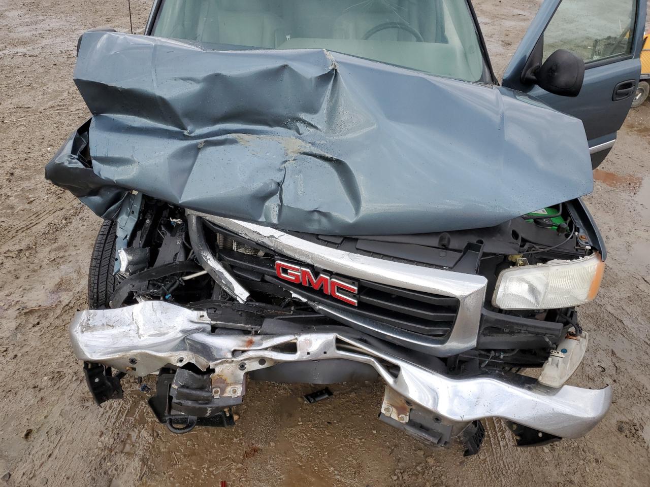 2007 GMC Sierra - Image 12