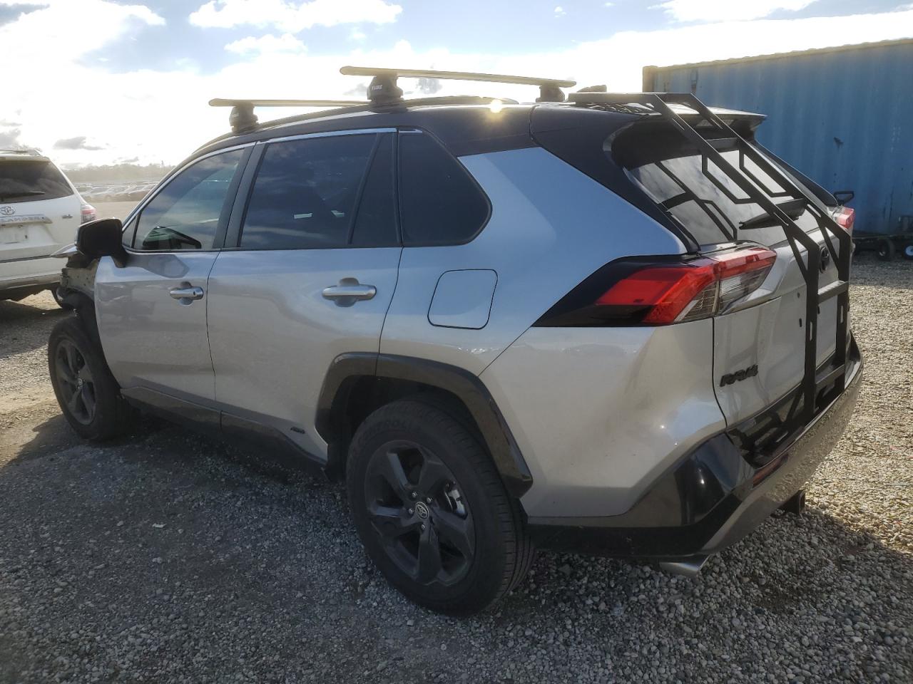 2021 Toyota RAV 4 - Image 2