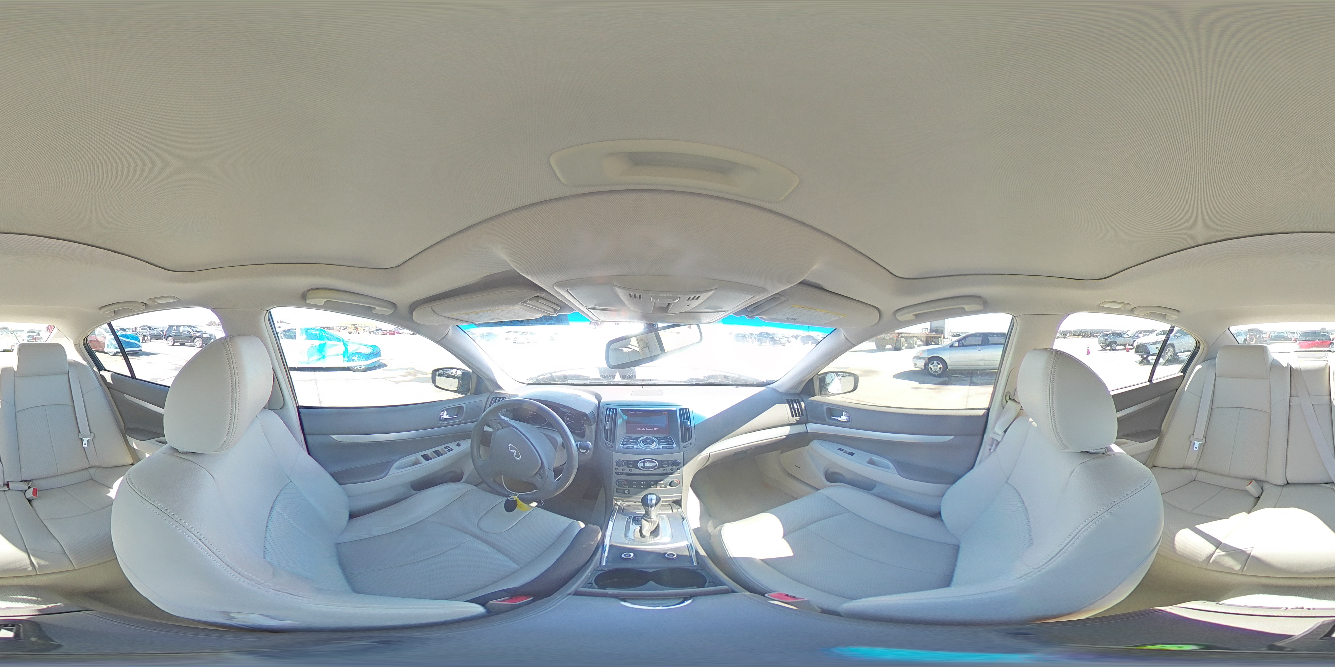 2015 Infiniti Q40 - Image 15